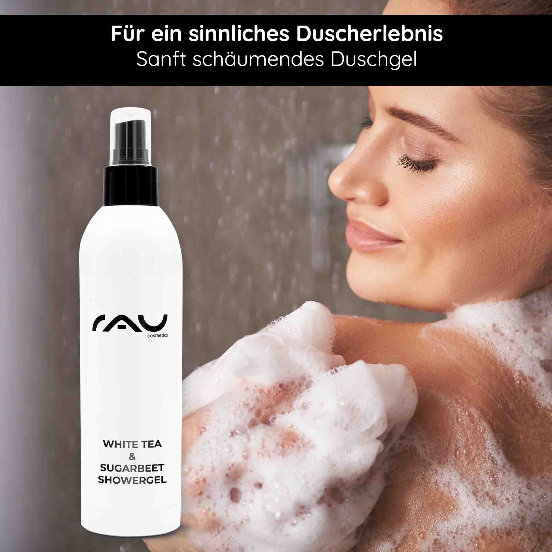 Gel doccia al tè bianco e barbabietola da zucchero 500 ml Gel doccia Flasche mit RAU Cosmetics White Tea & Sugar Beet Showergel und schäumender Körperpflege, Frau mit schaumigem Duschhandschuh, frisches Duscherlebnis.