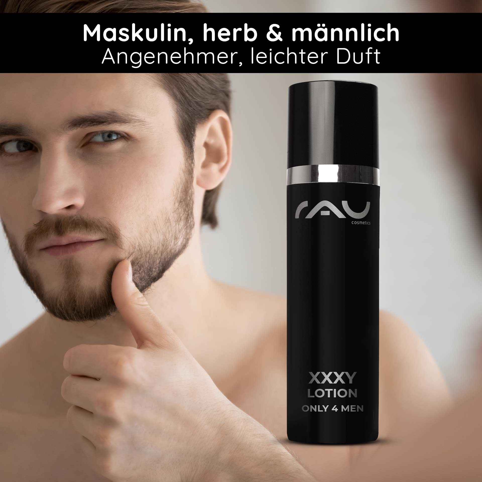XXXY Lozione solo 4 uomini 50 ml - Trattamento anti-età da giorno Mann mit Bart, der die XXXY Lotion von RAU Cosmetics präsentiert, betont maskulinen, leichten Duft, Anwendung als Anti-Aging und Aftershave für Männerhaut.