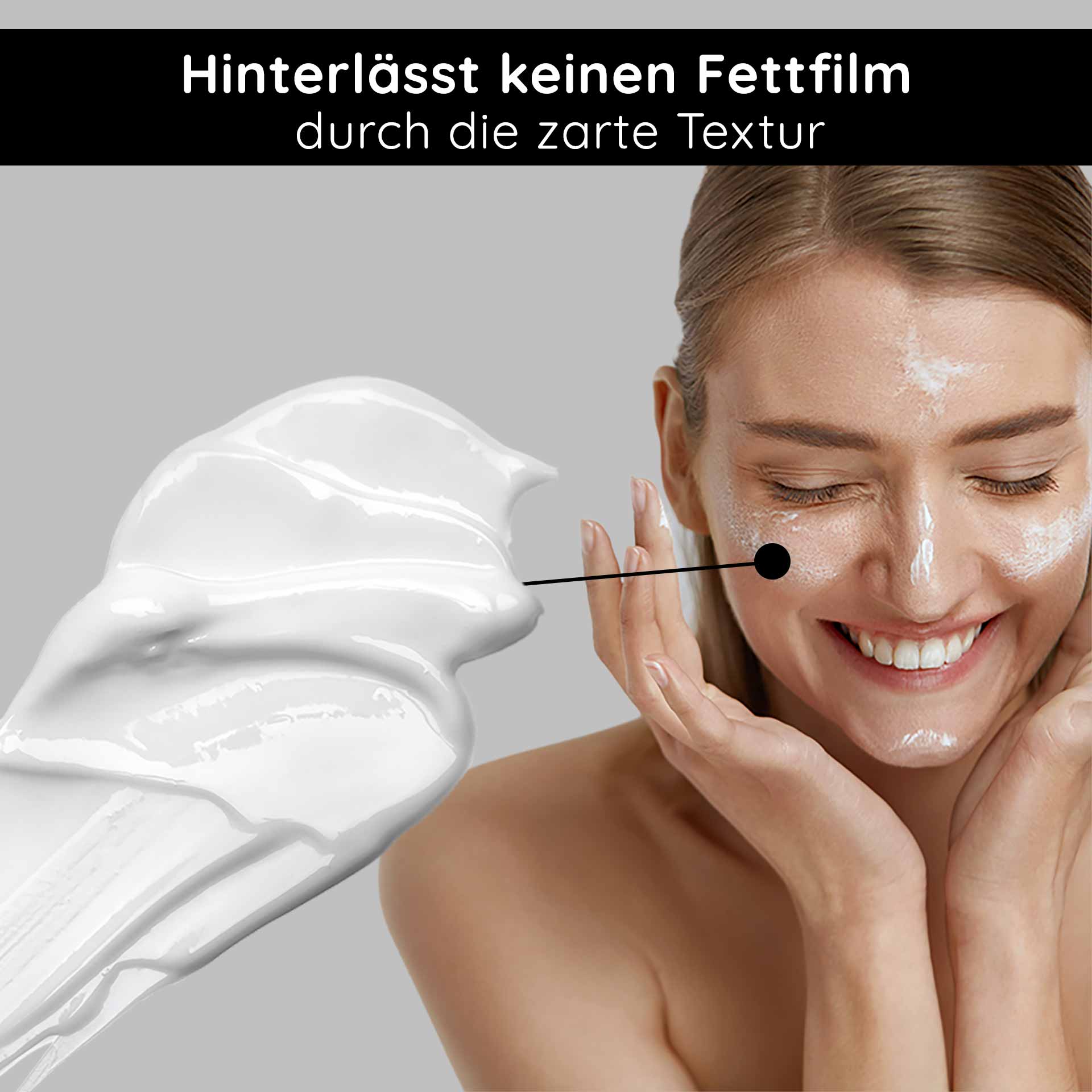 Crema al tè bianco 50 ml Crema antietà 24h per pelli secche e con imperfezioni Zarte Gesichtscreme auf der Haut einer lächelnden Frau, die eine feuchtigkeitsspendende und nicht fettende Textur präsentiert, ideal für die Anwendung der RAU Cosmetics White Tea Cream.